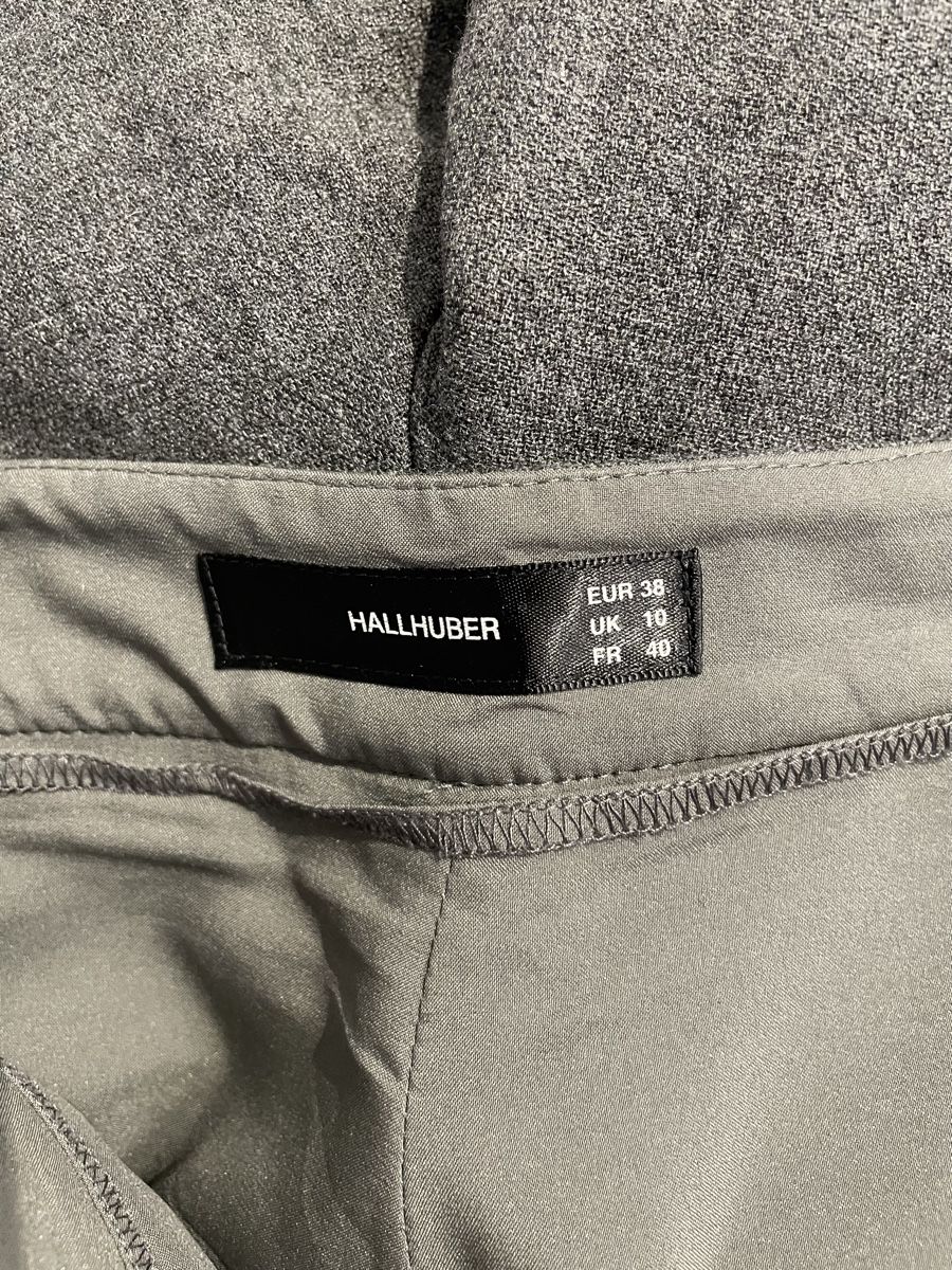 Hallhuber Pantaloni: Hallhuber, Graue Shorts Grösse 38  – Usato da Dallenwil venduto da nay_2mht 2