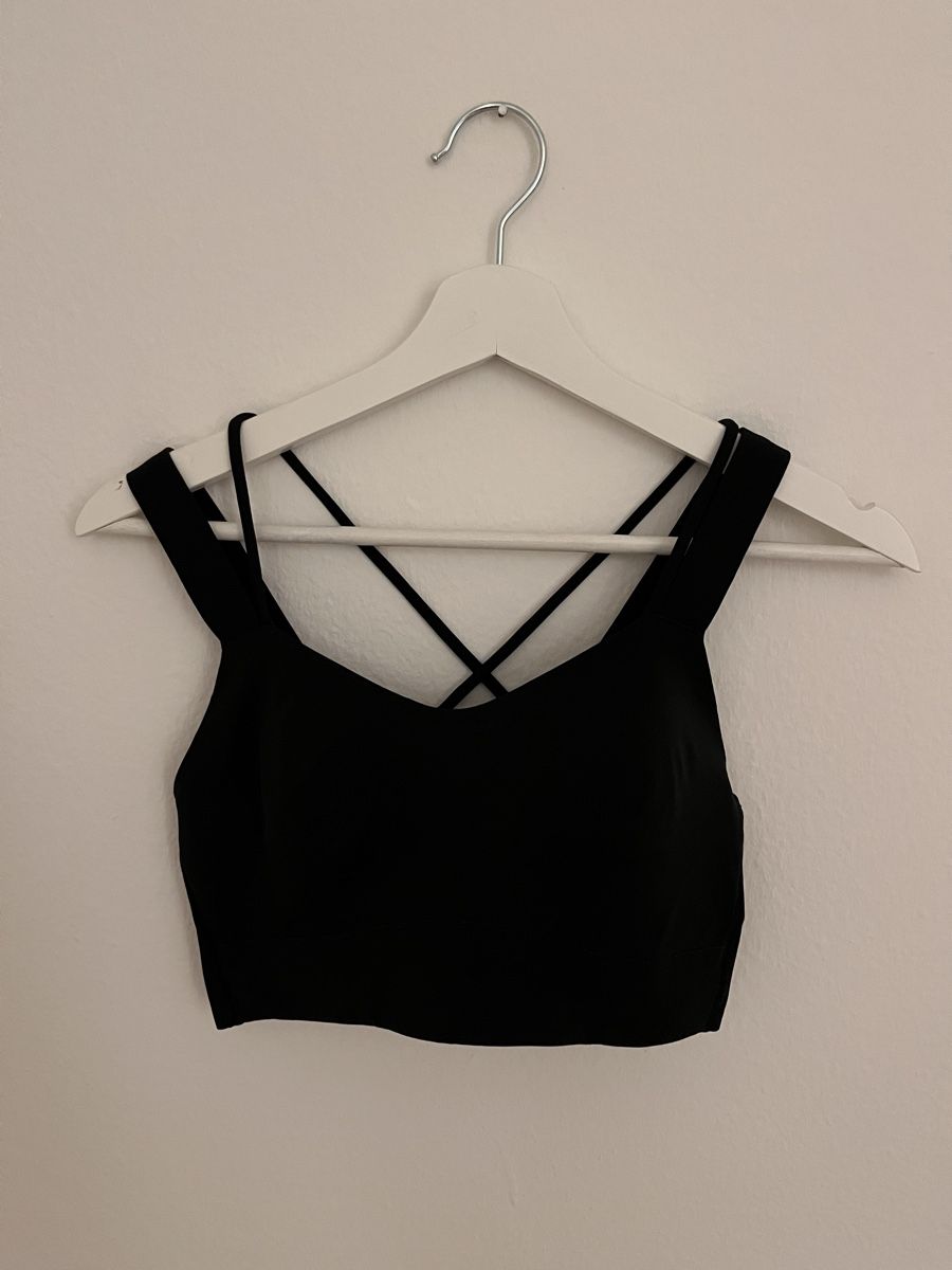 Lululemon Tops: Lululemon Like a cloud bra M – D'occasion à Zürich par sim_j8hh 1