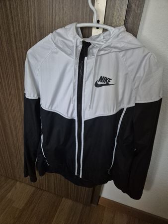 Nike Windbreaker Jacke schwarz weiss Grösse M Damen