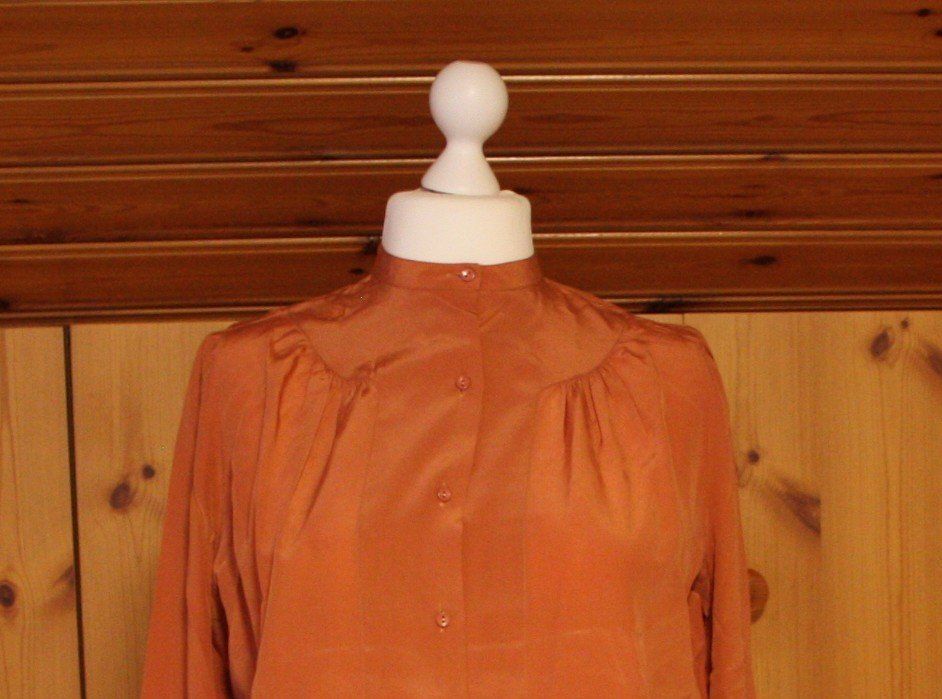 Camicette: Bluse SCALI rostfarben Gr. M – Usato da Flüelen venduto da Diversicum-Vintage 1