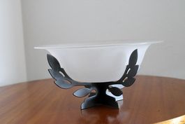 Mediterran Glasschale -Milchglas-Optik, auf Metallfuss