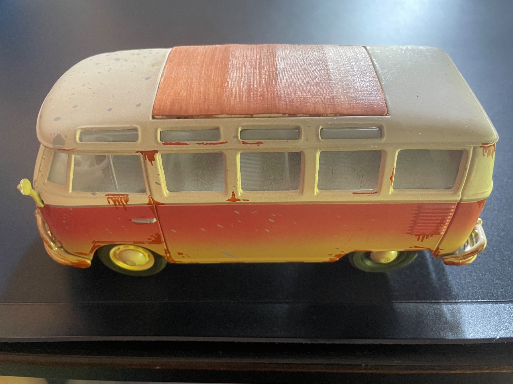 Maisto Modellini d'auto: Maisto Volkswagen Van Samba 1:25 – Usato da Volketswil venduto da rubin74
