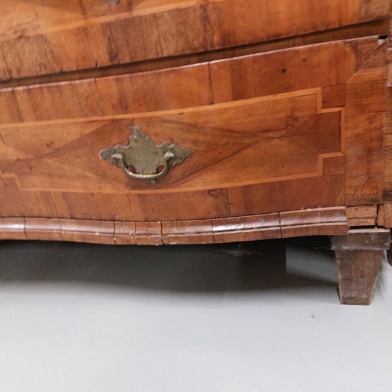 Cassettiere: Wellenkommode Barock ca 1800 – Usato da Freienbach venduto da Stuagert 5