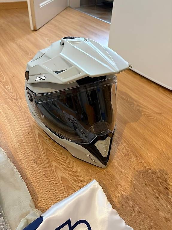 Casques & visières: Casque Airoh  – D'occasion à Conthey par carina.pereira 2