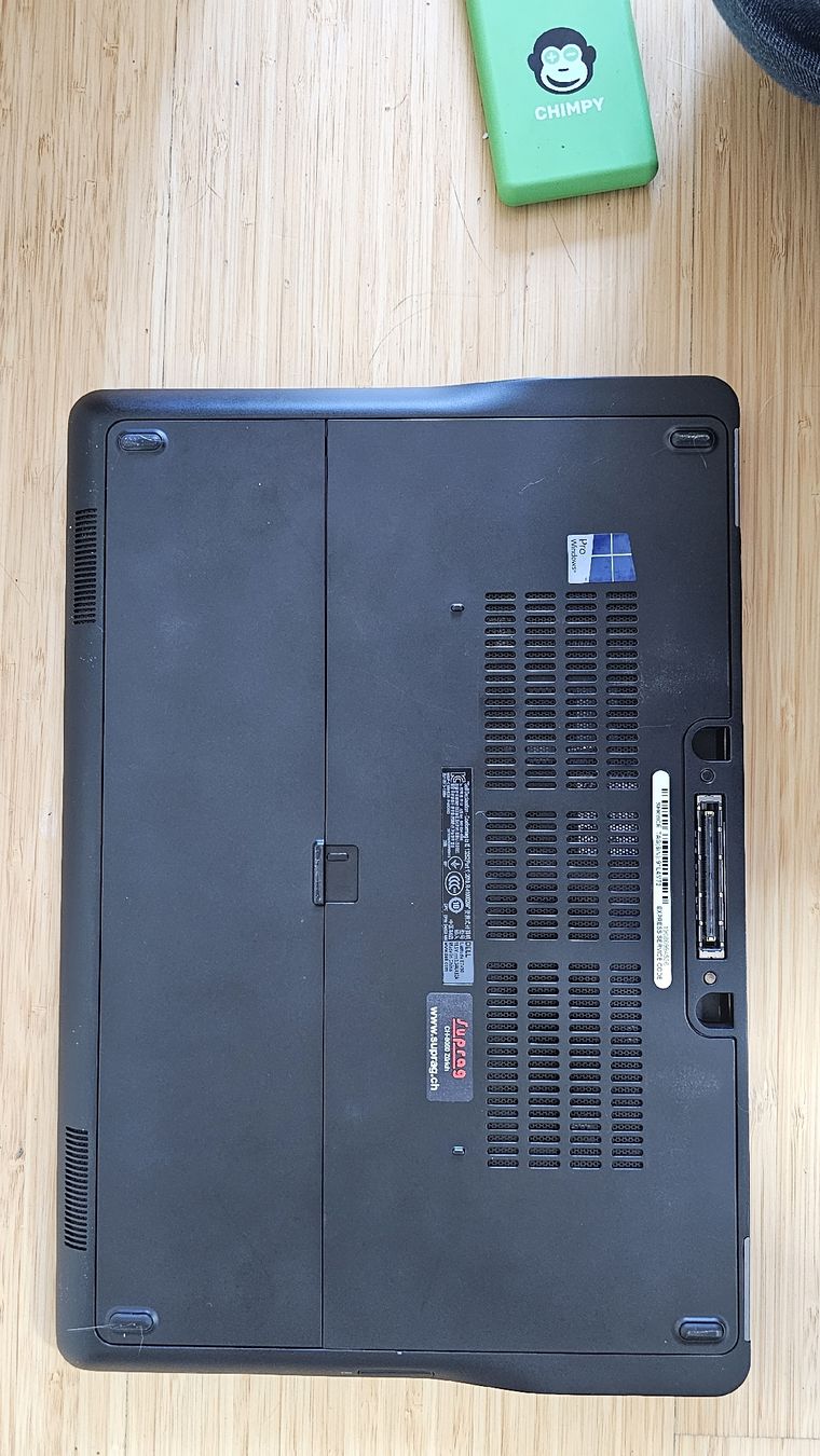 Dell Notebooks: Dell Intel i5, 8GB RAM, Windows 11 Pro – Neu (gemäss Beschreibung) aus Ehrikon von noa_vyp5 5