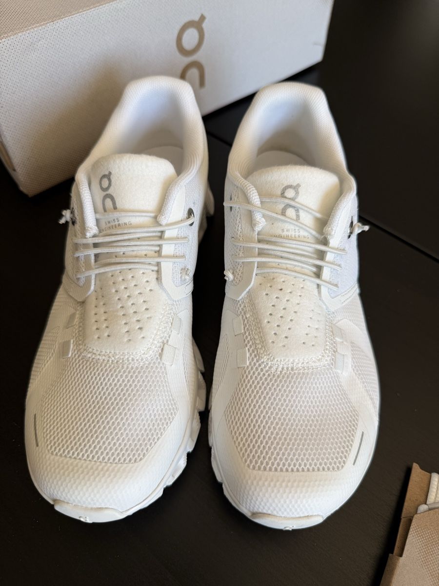 On Chaussures femmes: ON Cloud 5 Schuhe Weiss Gr. 37 NEU – Neuf avec emballage d'origine à Wallbach par Nenex 2