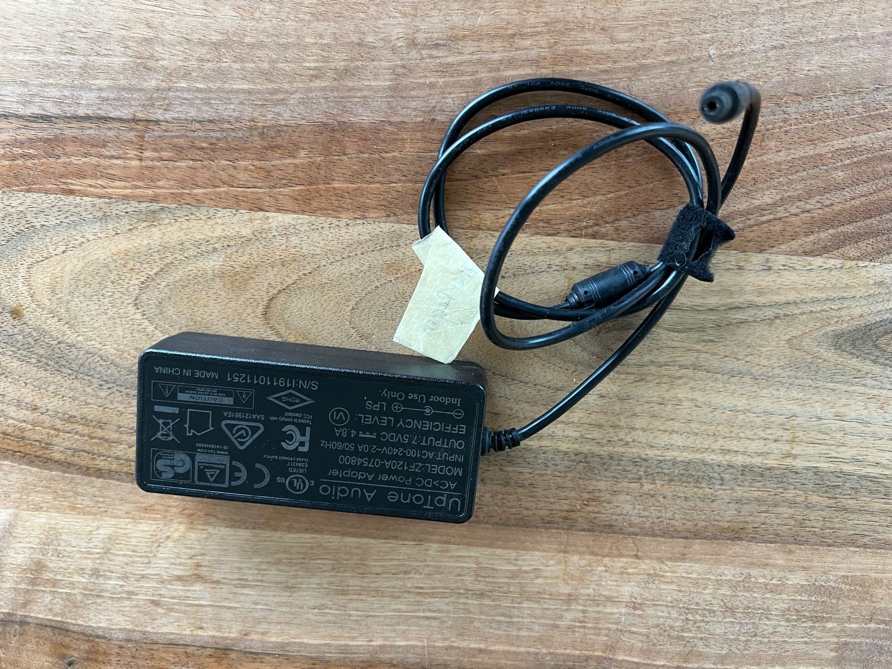 Hubs & Switches: UpTone Audio EtherREGEN Netzwerk-Switch defekt – Défectueux à Kehrsiten par Schori8 3