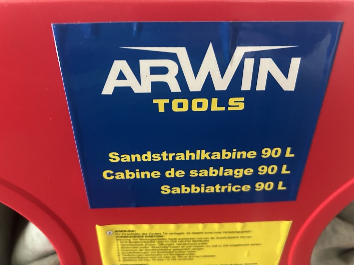 Toutes les machines: Sandstrahlkabine 90 L ARWIN TOOLS gebraucht – Neuf (Voir description) à Wiler b.Utzenstorf par jonasdavid 1