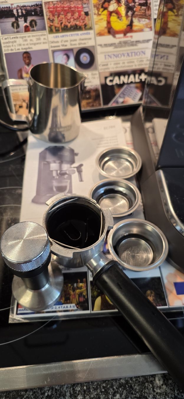 De'Longhi Macchine per caffè & Macchine per espresso: Espressomaschine DeLonghi Dedica gebraucht – Usato da Basel venduto da Efgo 1