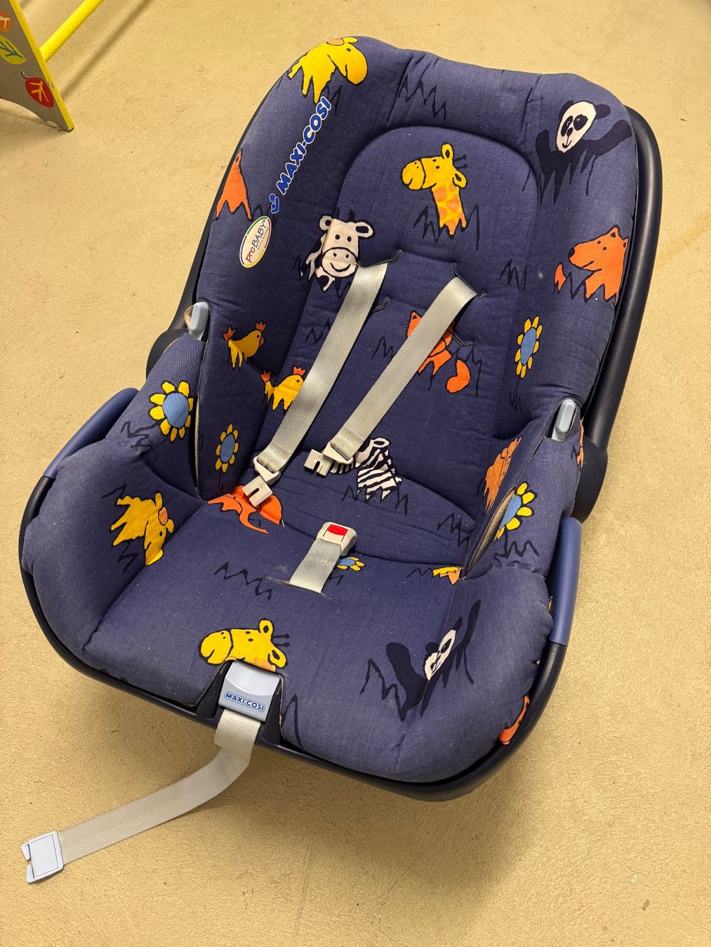 Maxi-Cosi Seggiolini per auto: Maxi Cosi Baby Seat – Usato da Birmensdorf ZH venduto da nan_d5qd