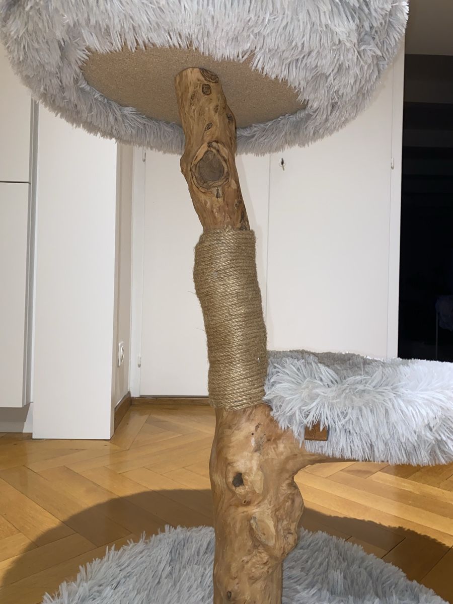 Tiragraffi: Neuwertiger Katzenbaum von Designed by Lotte – Usato da Luzern venduto da querbeat33 3