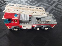 Lego Feuerwehrauto mit Drehleiter