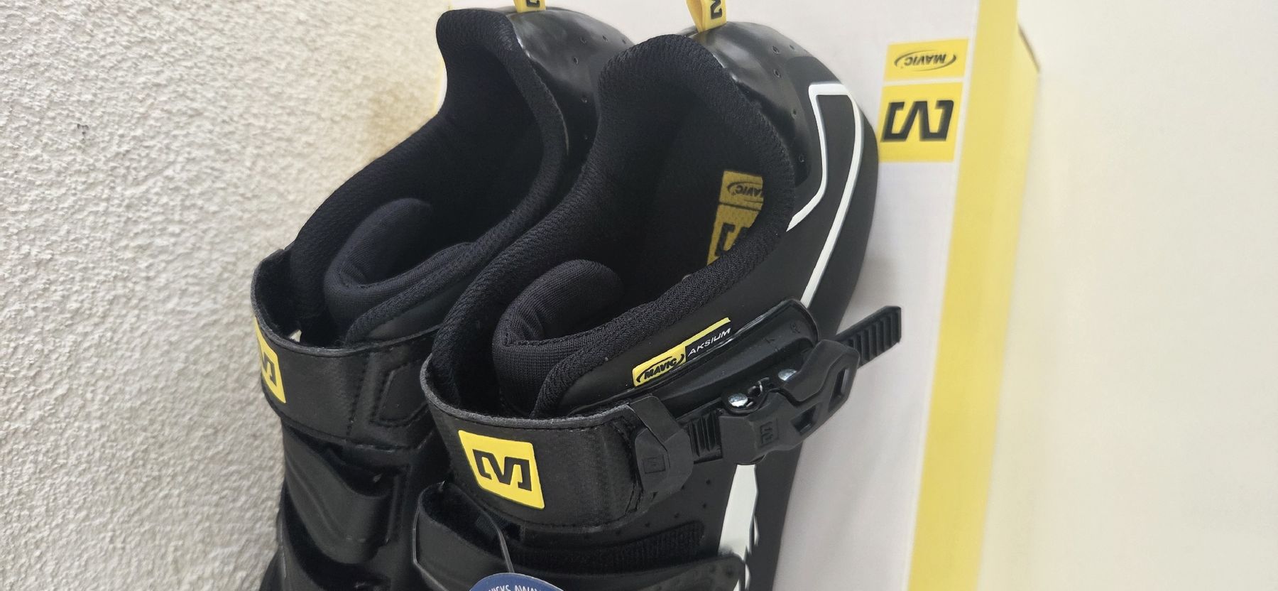 Mavic Scarpe da uomo: Mavic Aksium Elite black/white und shoecover – Nuovo e nell'imballaggio originale da Grüt (Gossau ZH) venduto da fkroetz 3