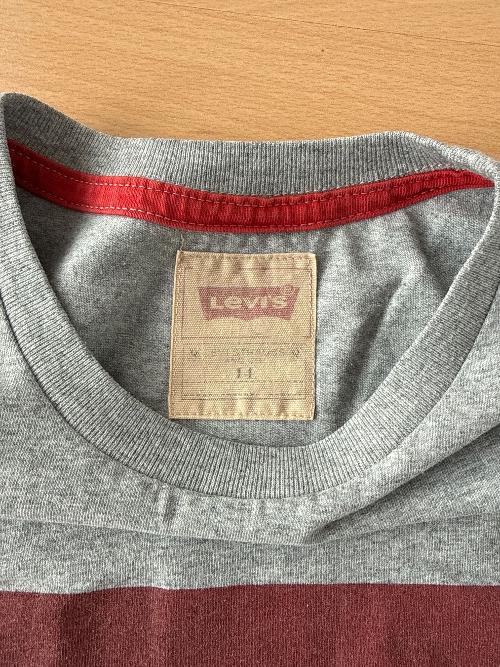 Levi's T-shirt: Levis T-Shirt – Usato da Ufhusen venduto da yuyu75 1