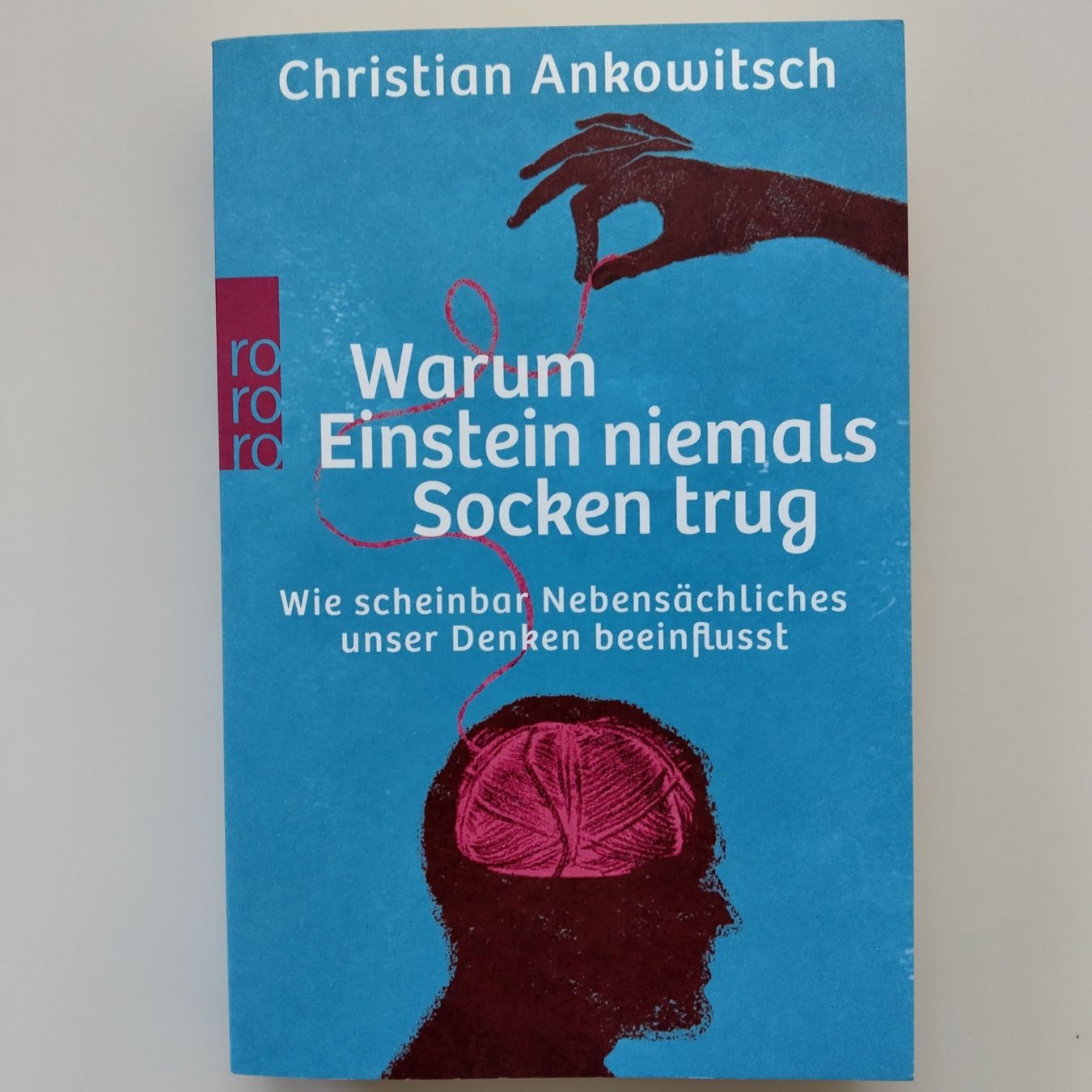 Libri: Warum Einstein niemals Socken trug – Nuovo (secondo la descrizione) da Winterthur venduto da Gothlady