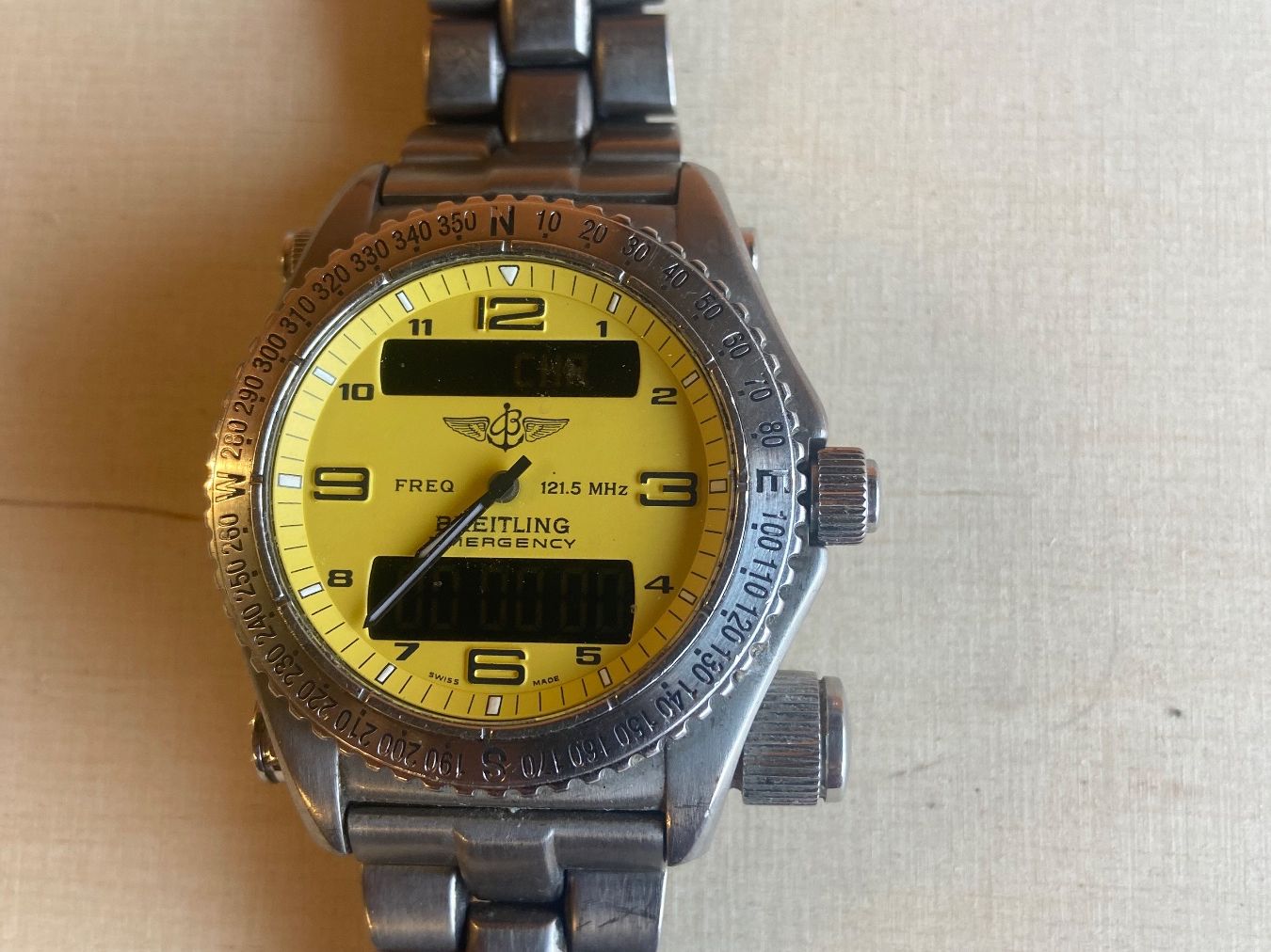 Breitling Orologi: Breitling Emergency kpl mit Koffer – Usato da Embrach venduto da Toeffan
