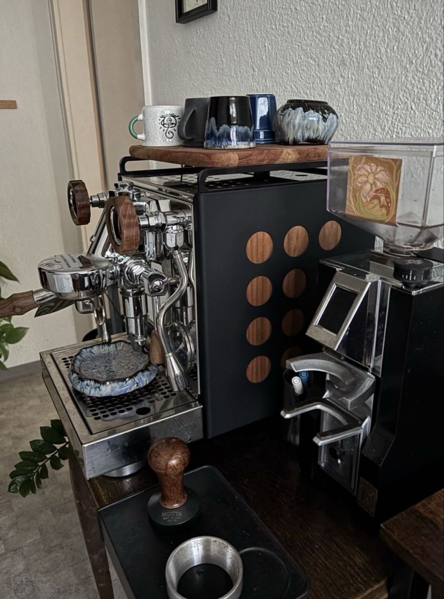 Rocket Macchine per caffè & Macchine per espresso: Rocket Appartamento + Eureka Mühle Custom Holz – Usato da Baden venduto da carowavee 1