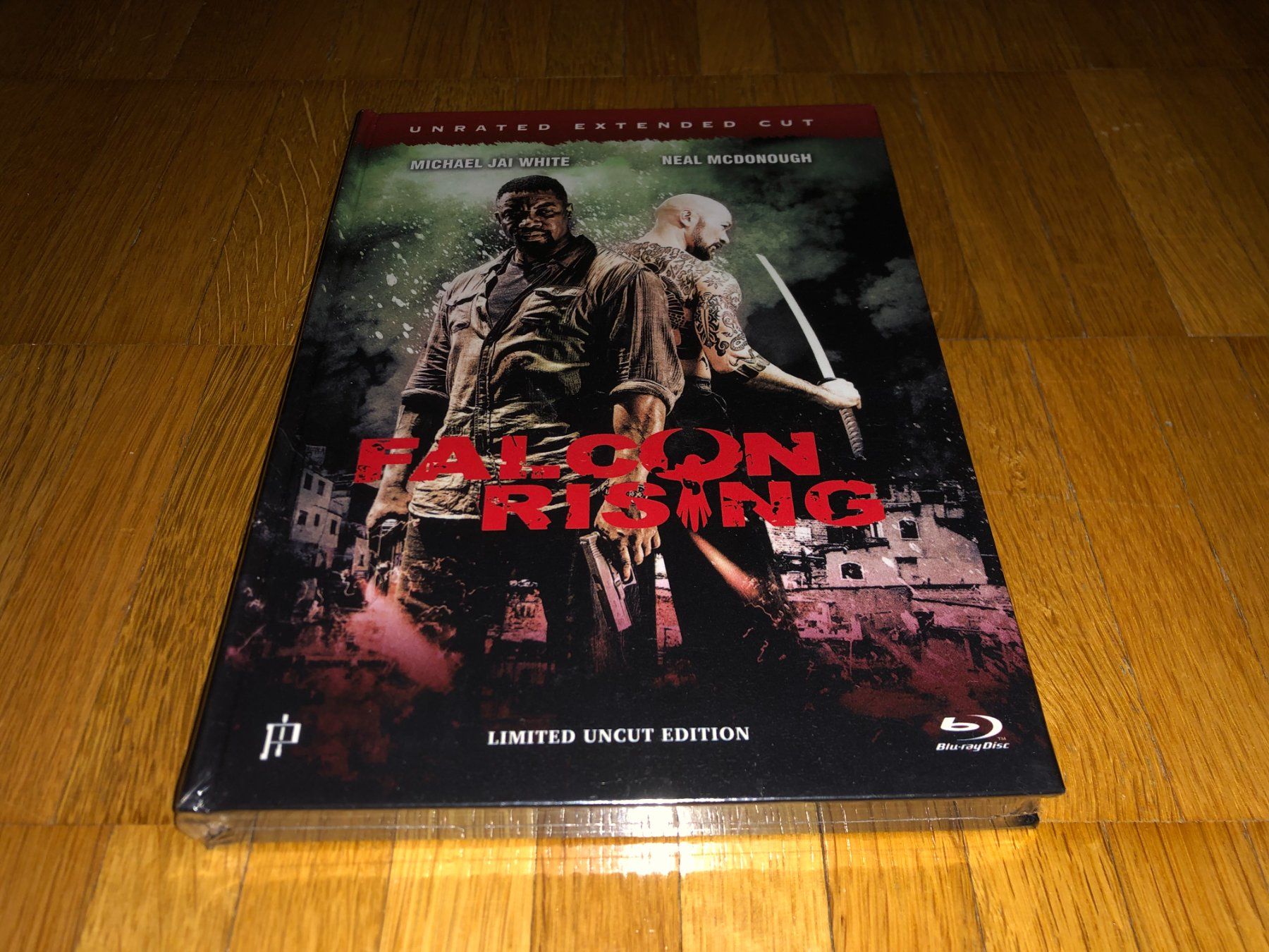 Tutti i DVDs: Falcon Rising - MEDIABOOK - UNCUT – Nuovo e nell'imballaggio originale da Basel venduto da havsok