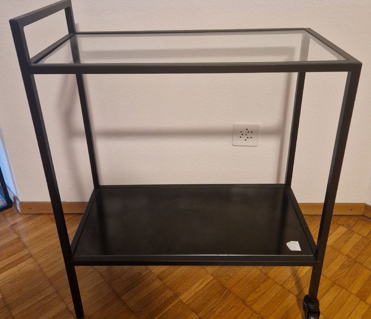 Kommoden: Metallregal mit Glasboden – Gebraucht aus Zürich von Ischhaltso16