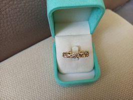 Sehr schöner Allianz-Ring mit 6ct. Brillanten