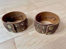 zwei Vintage Lederarmbänder