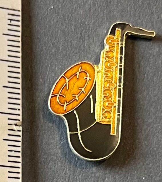 Placchette & Badge: Saxophon/ Pin – Usato da Wabern venduto da DaxKarten-75