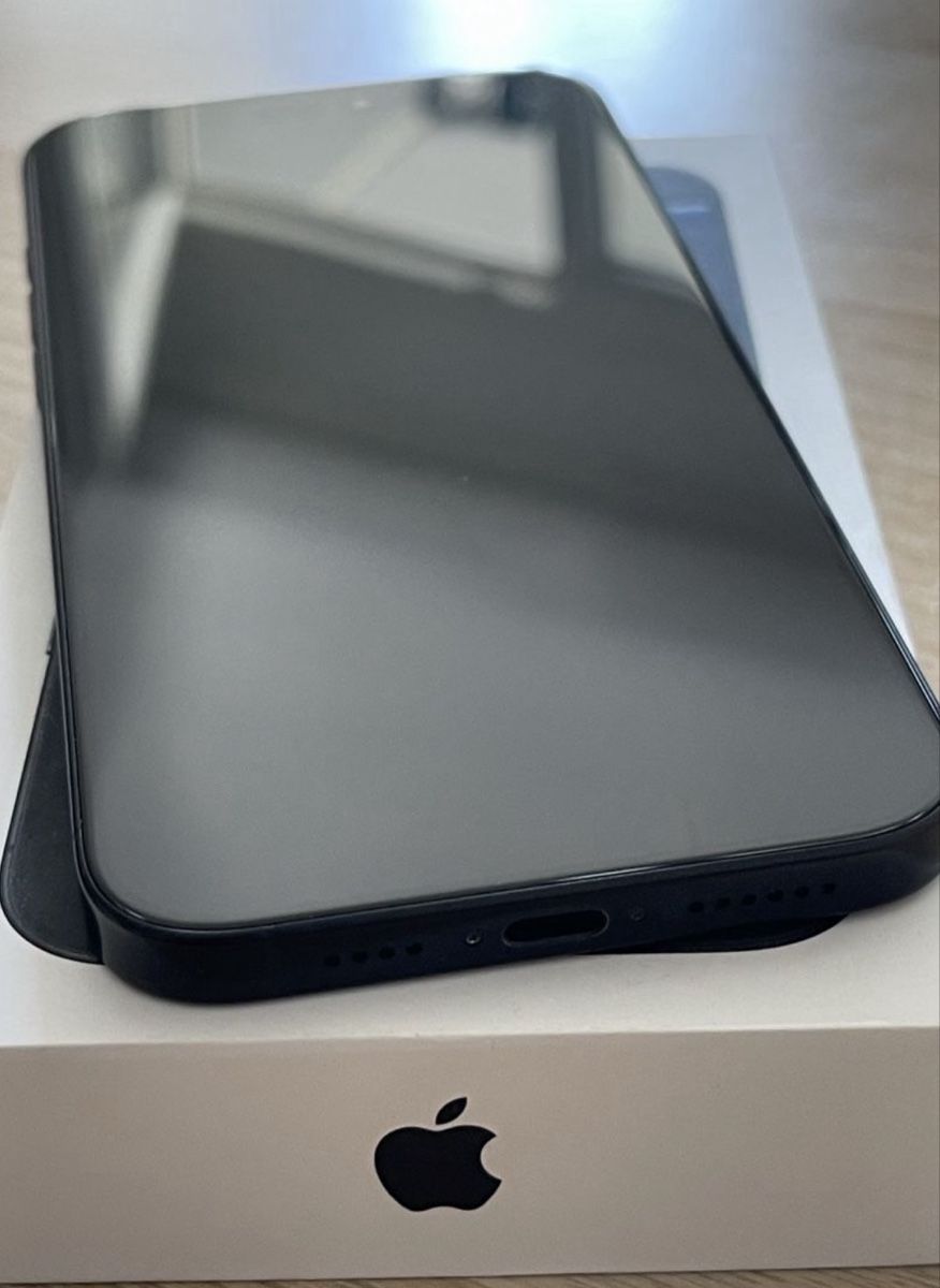Apple Portables: iPhone 16 Pro Max 512 Go noir boîte complète – D'occasion à Troistorrents par ami_mzq5 2