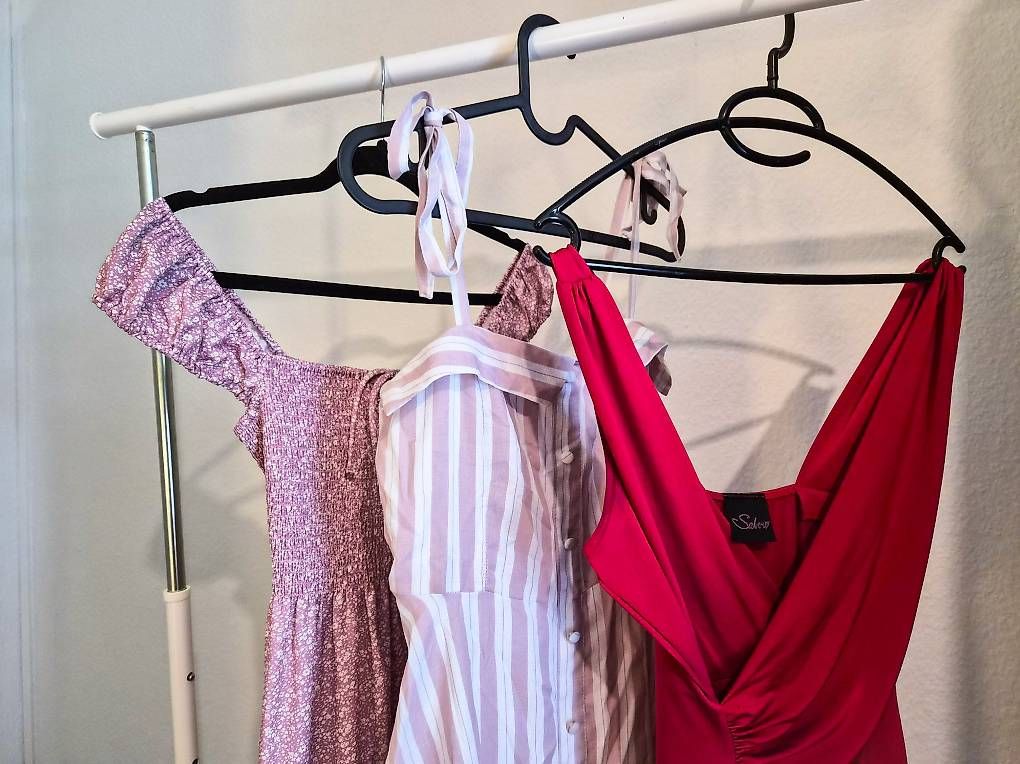 Vestiti: Kleider S/M | ab CHF 7.- – Usato da Basel venduto da trici_.a