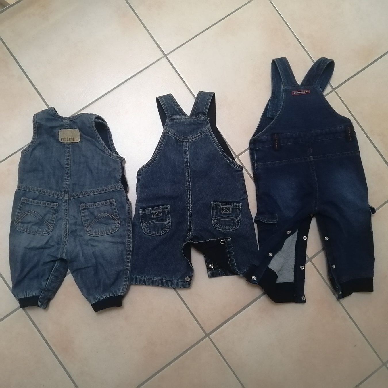Kleiderpakete & -sets: Babykleider  3- teilig Gr. 56-74 – Gebraucht aus Henau von AXAA 1
