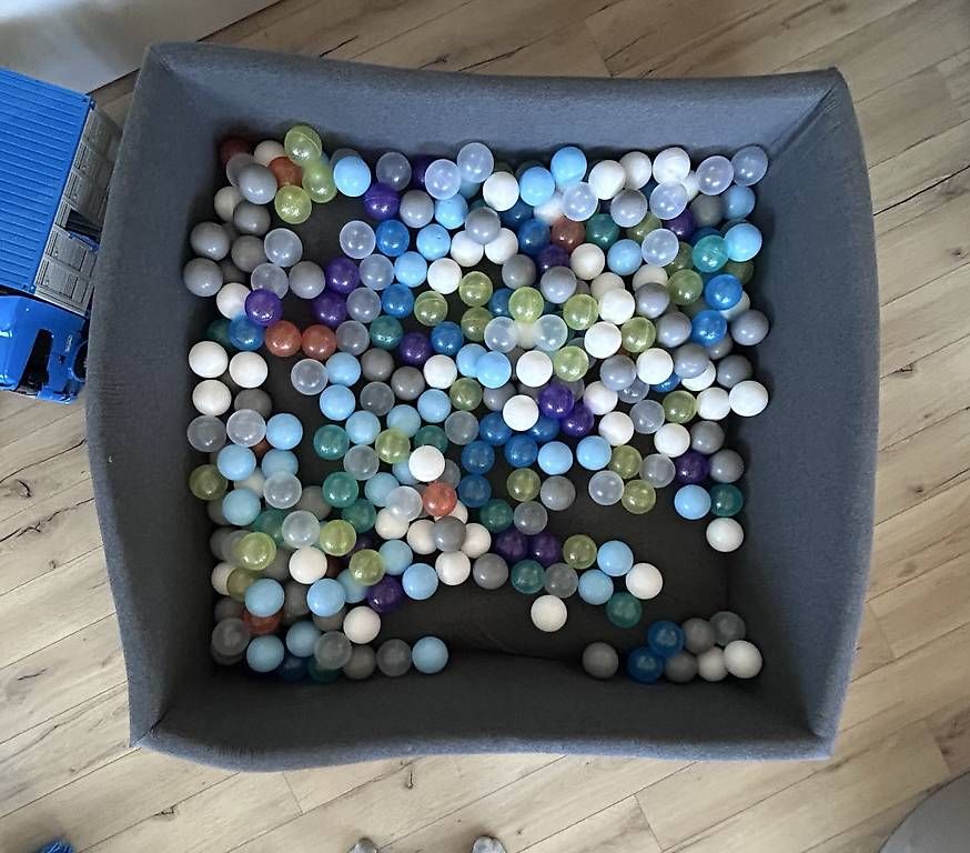 Spielzeuge: Bällelibad Bällebad  – Gebraucht aus Schenkon von frida8