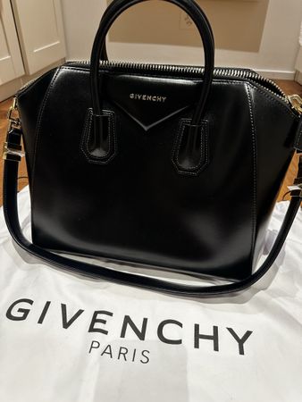 Givenchy Antigona Medium – Black Smooth Leather – Dustbag