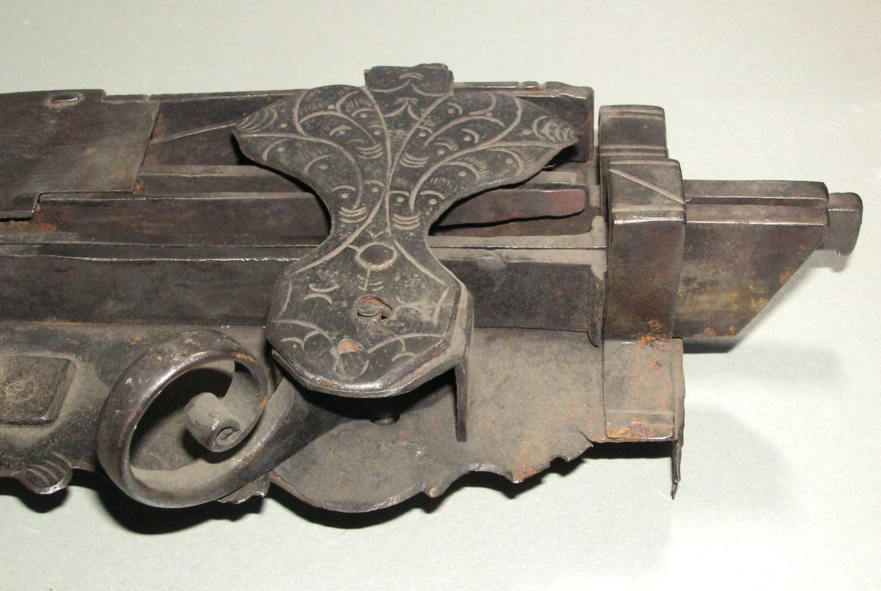 Lucchetti: Antikes Türschloss geschmiedet – Usato da Grenchen venduto da Antique-hunter 3