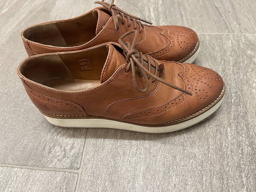Damenschuhe: Apple of Eden Budapester Gr. 38 – Gebraucht aus Zufikon von Facerhead