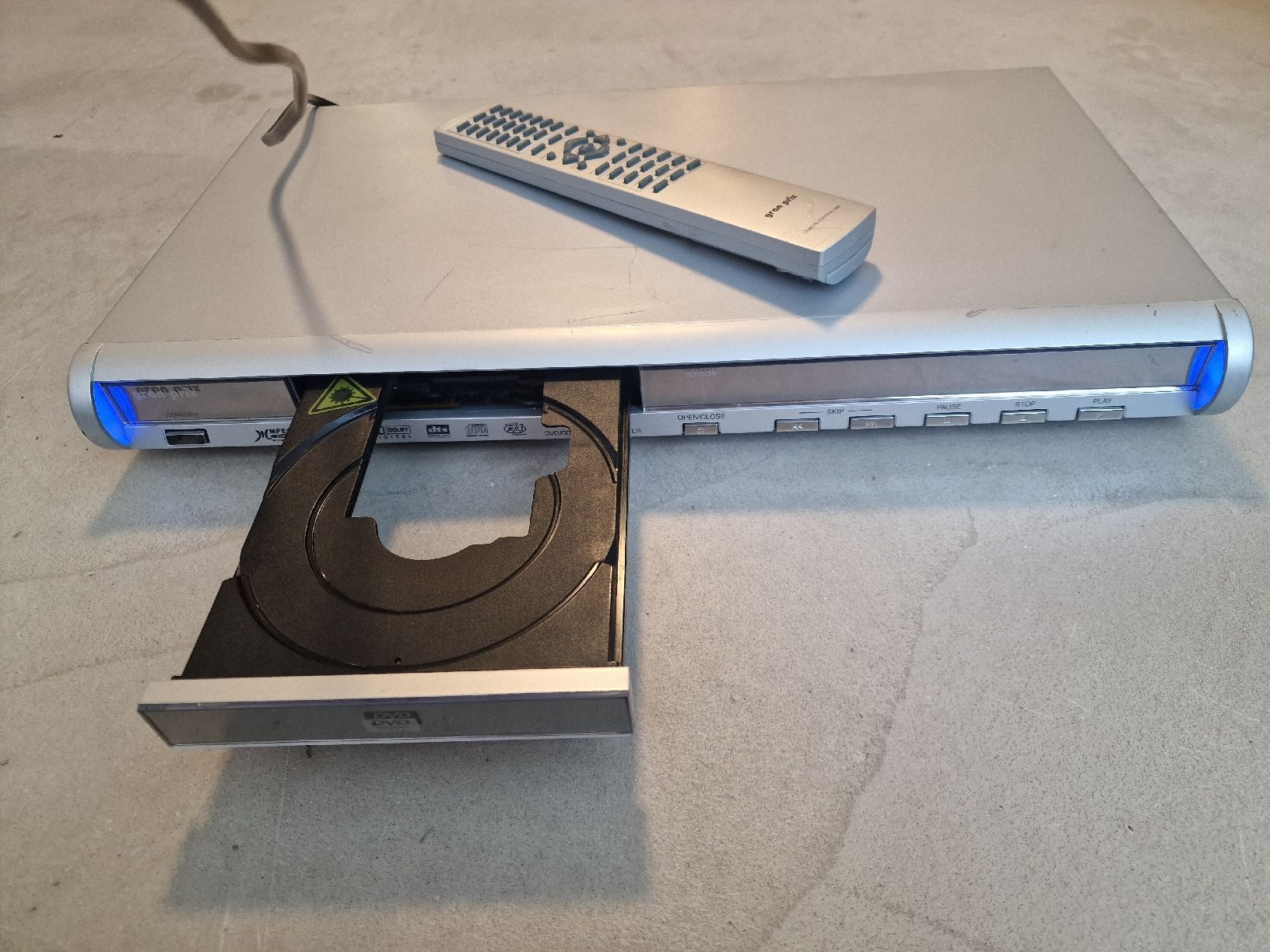 Tutti i DVDs: DVD Player von Gran Prix, Modell DVD-4002, – Usato da Amriswil venduto da gu80kaya