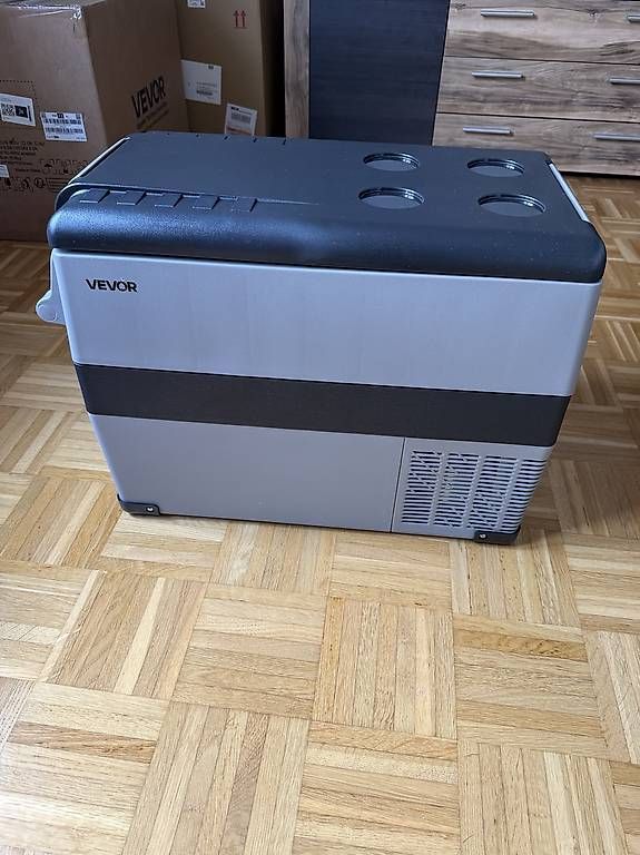 Kühlschränke & Kühlen: VEVOR Auto Kühlschrank 45L Kompressorkühlbox  – Gebraucht aus Bern von majorel