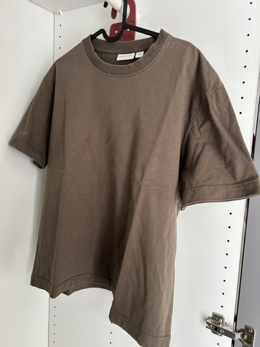 Zara T-shirt: Braune Basic T-Shirt Grösse L – Usato da Bülach venduto da INO_