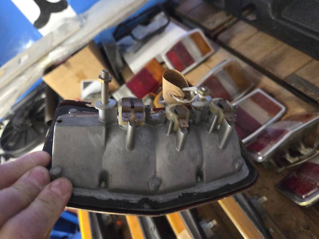 Tutti pezzi di ricambio auto: Ford Taunus Rückleuchten  – Usato da Matzingen venduto da AMY-007 1