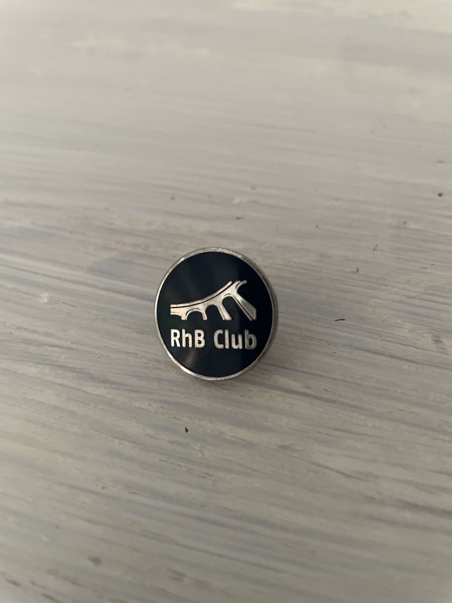 Plaketten & Abzeichen: RhB Club Pin – Gebraucht aus Zürich von zhs_b99b