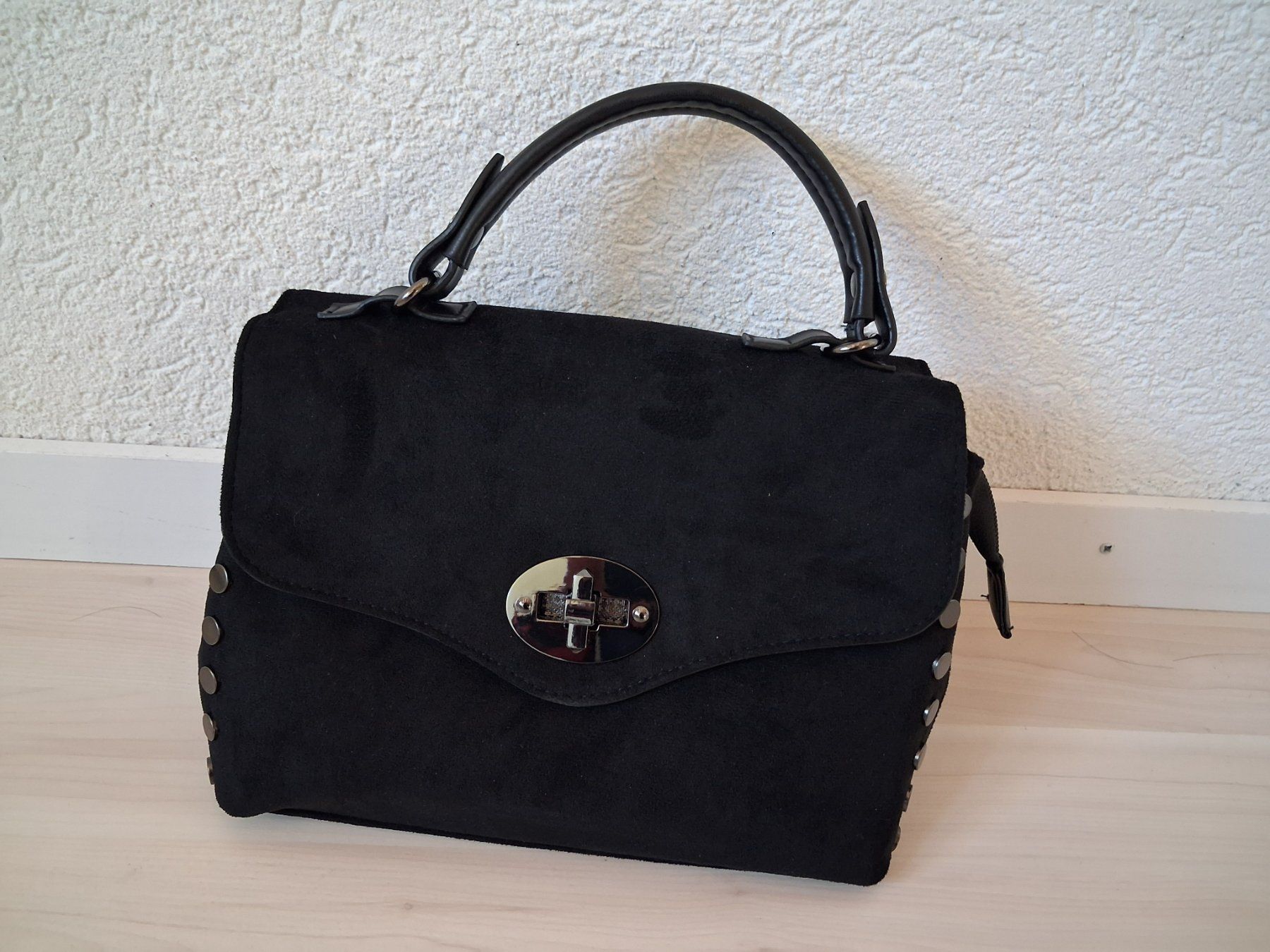 Borse da donna: SCHWARZE HANDTASCHE WILDLEDER – Nuovo (secondo la descrizione) da langnau venduto da Santos1411
