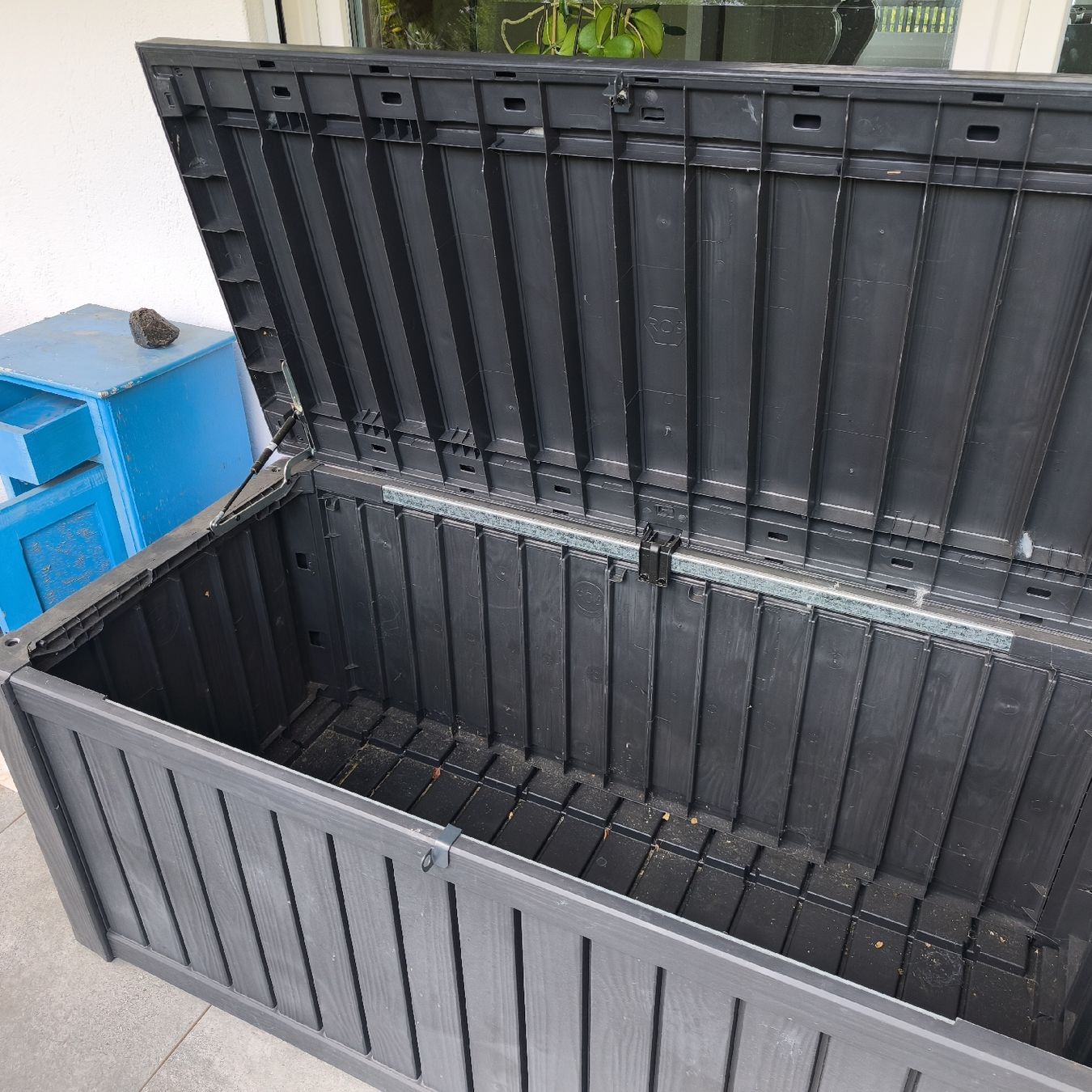 Keter Auflagenboxen: Keter Gartenbox – Gebraucht aus Goldach von Stalwart 2