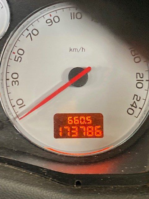 Peugeot Automobili: Peugeot 307 2.0i Cabrio – Usato da Frauenkappelen venduto da Autohaus-Bern 2