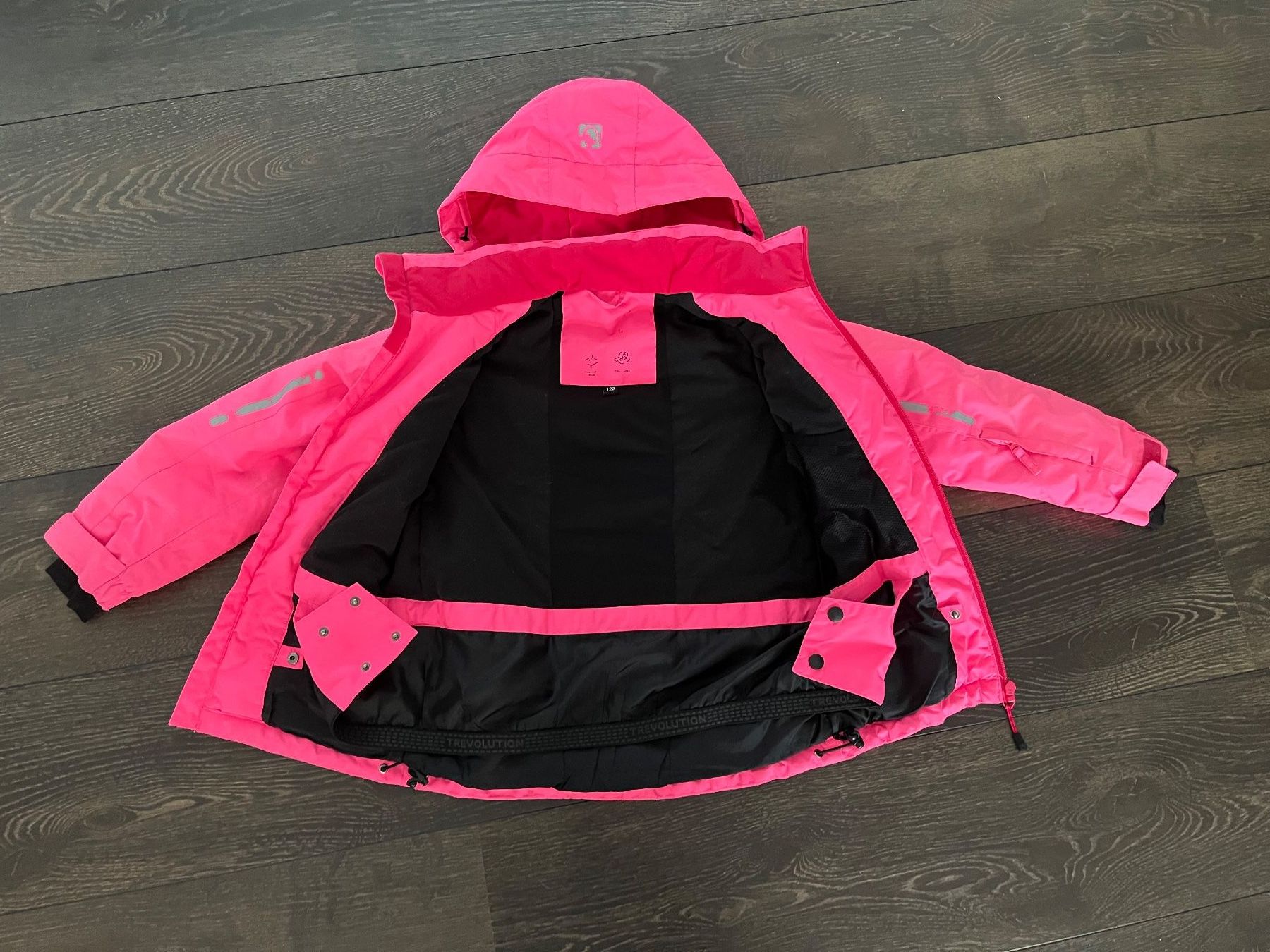 Jacken & Mäntel: Winterjacke Grösse 122 – Gebraucht aus Fehraltorf von Tschiferli 1