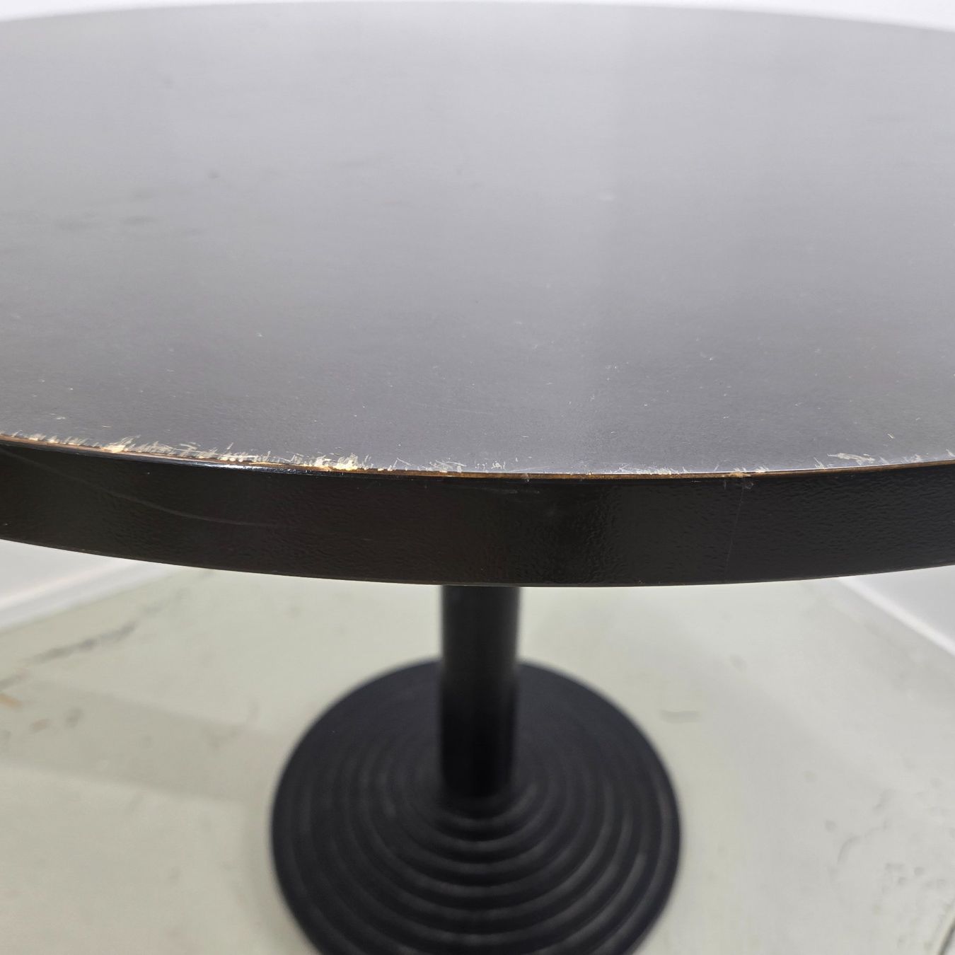 Servierplatten: Tischplatten, Ø 95 cm, 5 STK – Gebraucht aus Wolhusen von Gastrorampe 2