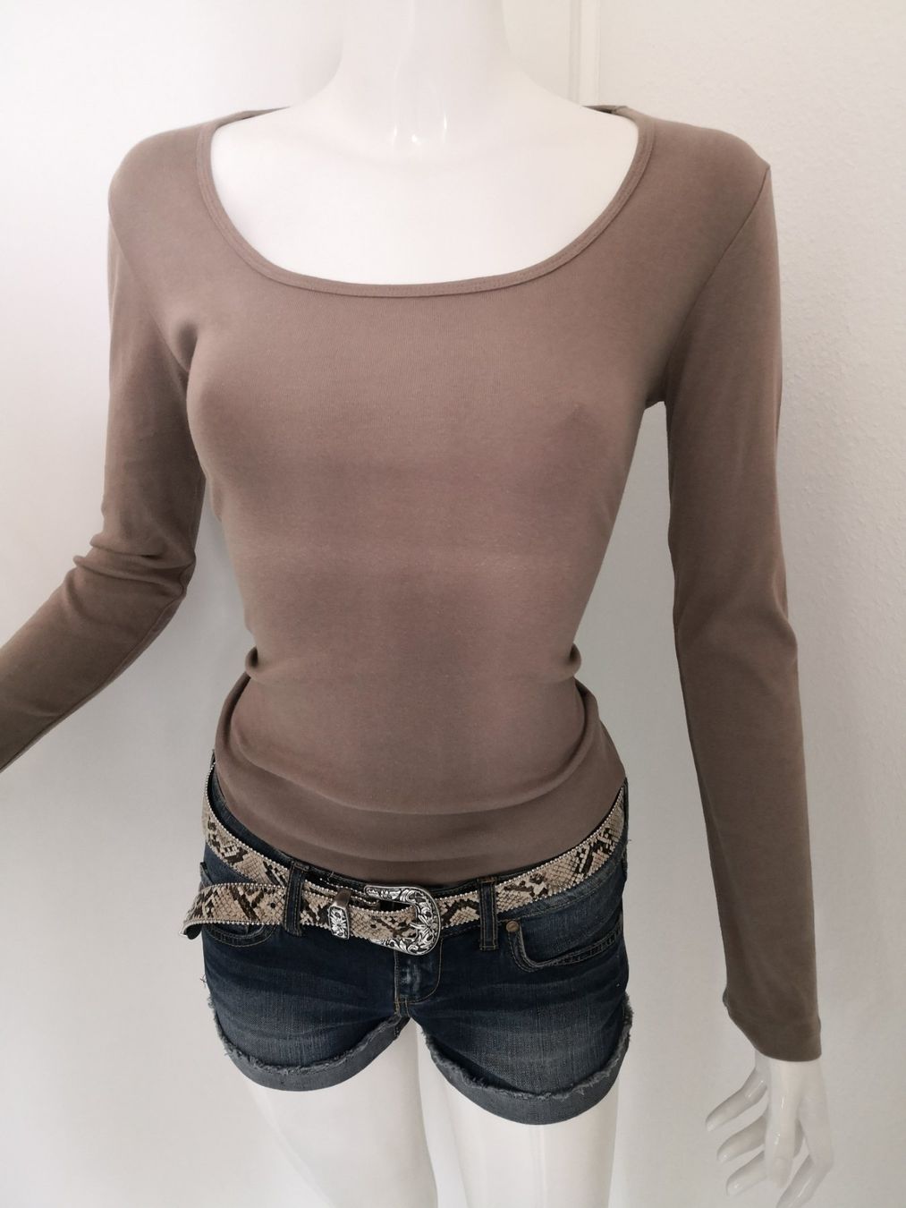 Mango T-shirt: 🤩MANGO LANGARM T-SHIRT BRAUN – Usato da Olten venduto da Naja-Twins-Twins 7