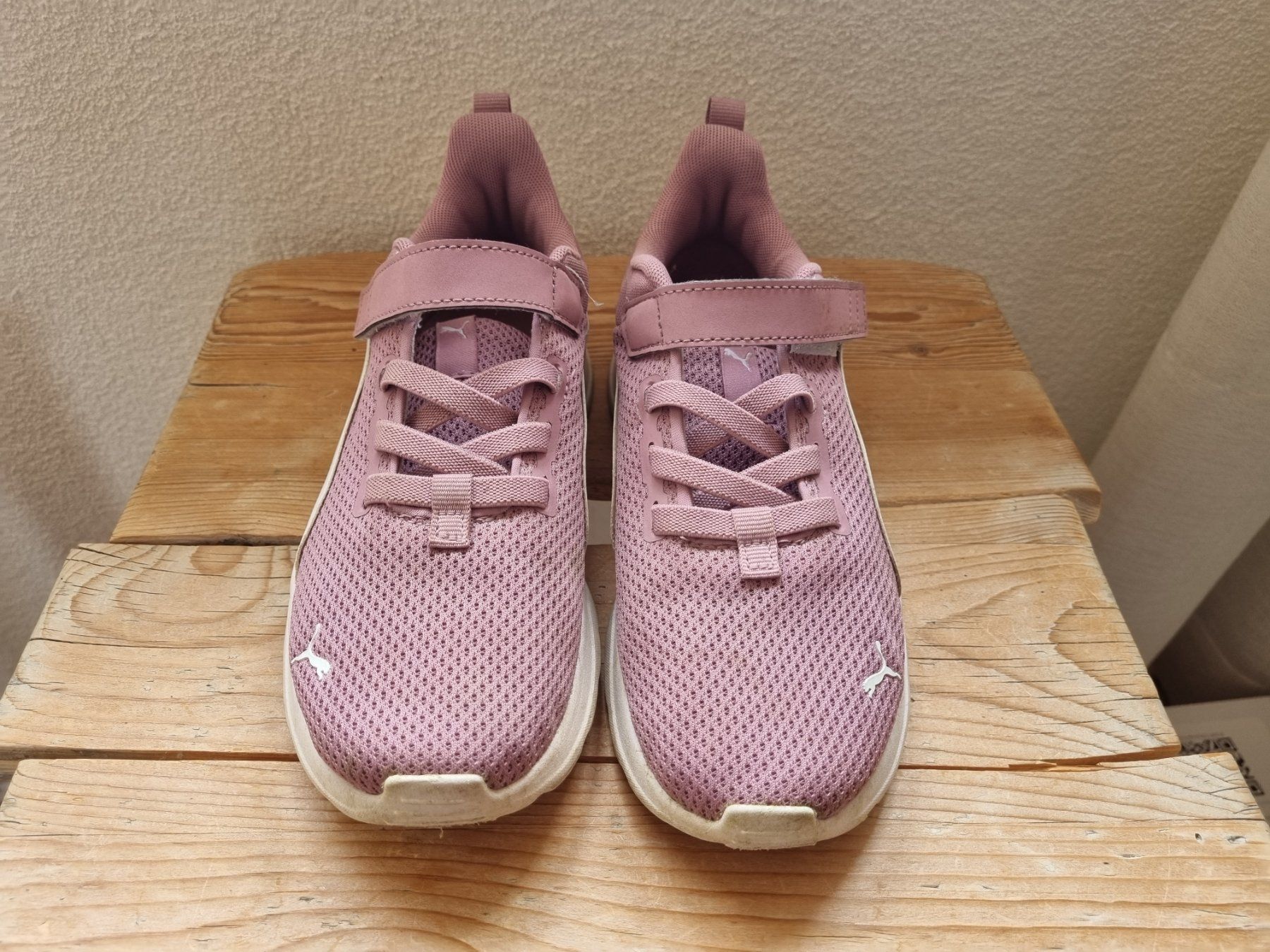 Puma Schuhe für Mädchen: Wenig getragene Puma Sneaker, Gr.33 – Gebraucht aus Jonen von Balzli01 4