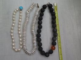 Ketten Lot, 2 x Perlen einmal Lavasteinkette