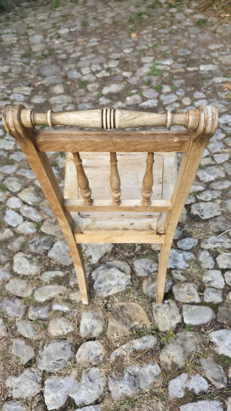 Chaises: Alter Stuhl  – D'occasion à Birrwil par maz_rb66 2