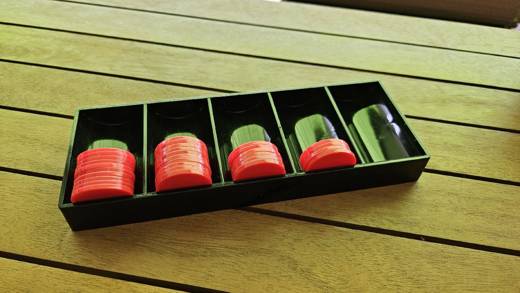 Spiele: Halter für Pokerchips oder Jetons – Gebraucht aus Luzern von ambros_wolf