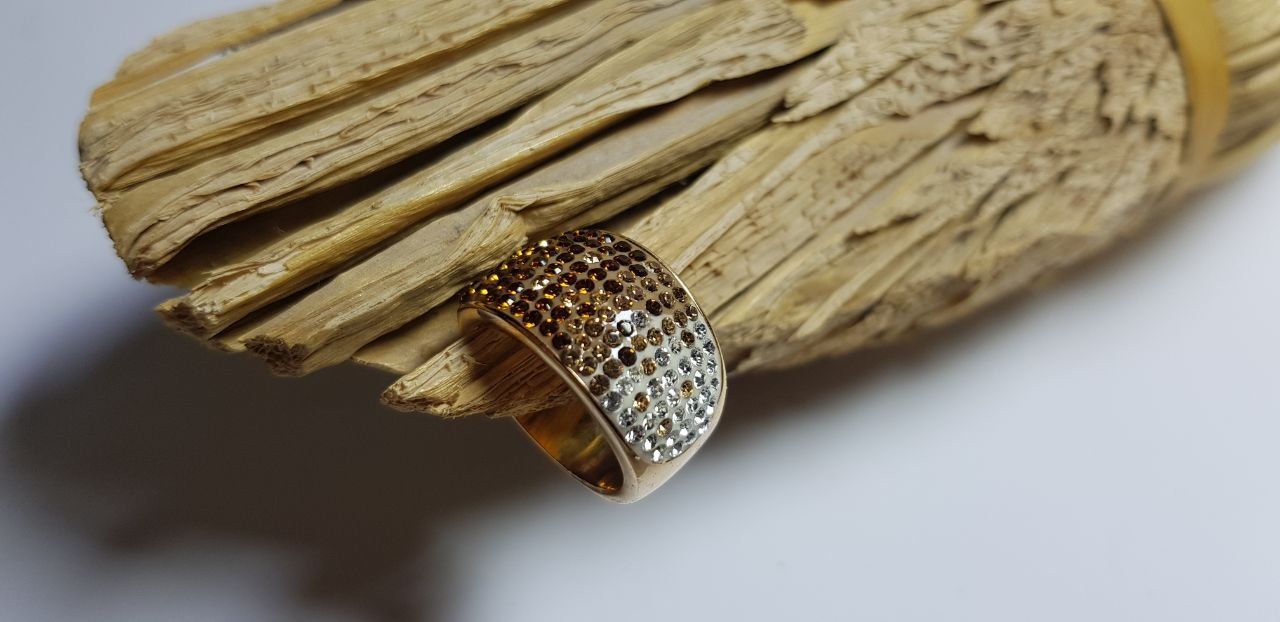 Anelli: Bague large avec brillants dorée comme neuve – Usato da Montreux venduto da Art_et_antiquites 2