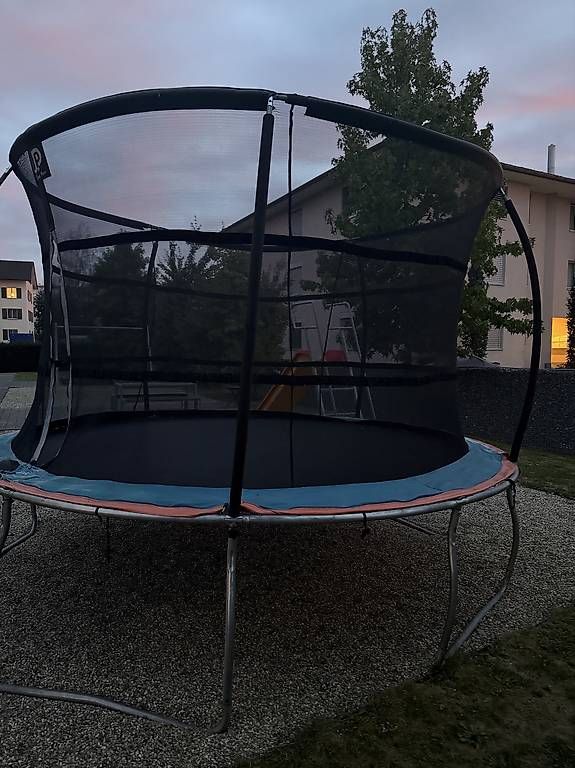 Trampolines:  Jump Power Trampolin mit Sicherheitsnetz – D'occasion à Reiden par mim_9scr 1